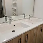 Bel Appartement, Jardin Et Terrasse , A 800 Metres Du Port De Apartman *