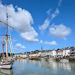 Bel Appartement, Jardin Et Terrasse , A 800 Metres Du Port De * Pornic