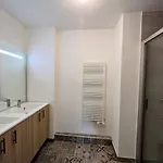 Bel Appartement, Jardin Et Terrasse , A 800 Metres Du Port De Apartman