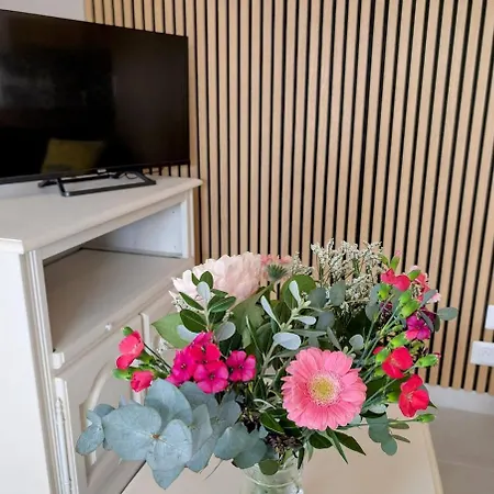 Lägenhet Bel Appartement, Jardin Et Terrasse , A 800 Metres Du Port De Pornic