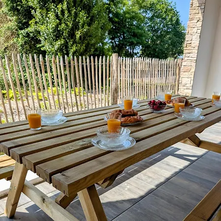 Bel Appartement, Jardin Et Terrasse , A 800 Metres Du Port De Pornic