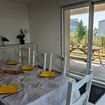 Bel Appartement, Jardin Et Terrasse , A 800 Metres Du Port De