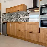 Bel Appartement, Jardin Et Terrasse , A 800 Metres Du Port De