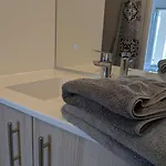 Bel Appartement, Jardin Et Terrasse , A 800 Metres Du Port De 포르닉