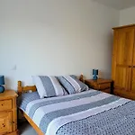 Bel Appartement, Jardin Et Terrasse , A 800 Metres Du Port De 포르닉