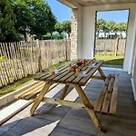 Bel Appartement, Jardin Et Terrasse , A 800 Metres Du Port De *