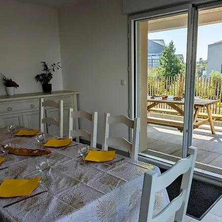Bel Appartement, Jardin Et Terrasse , A 800 Metres Du Port De