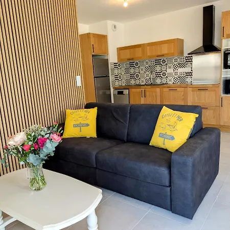 Bel Appartement, Jardin Et Terrasse , A 800 Metres Du Port De Apartmán Pornic