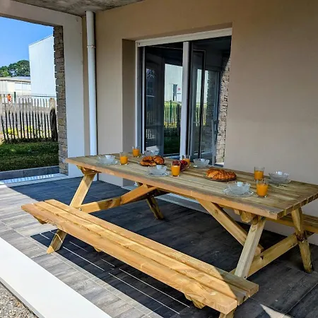 Bel Appartement, Jardin Et Terrasse , A 800 Metres Du Port De