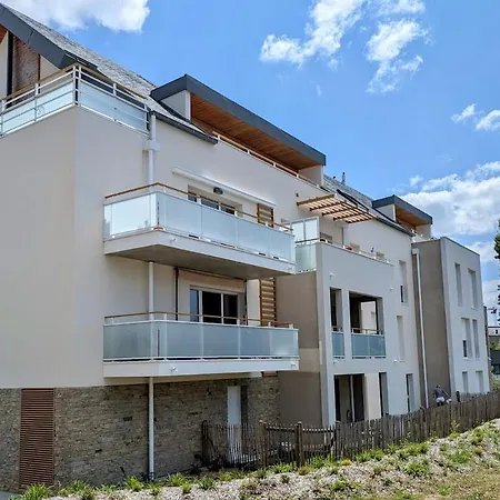 Bel Appartement, Jardin Et Terrasse , A 800 Metres Du Port De Apartment