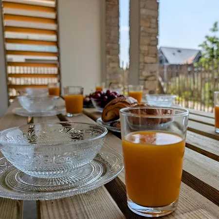 Bel Appartement, Jardin Et Terrasse , A 800 Metres Du Port De Apartmán Pornic