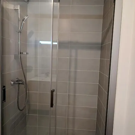 Bel Appartement, Jardin Et Terrasse , à 800 Mètres Du Port De