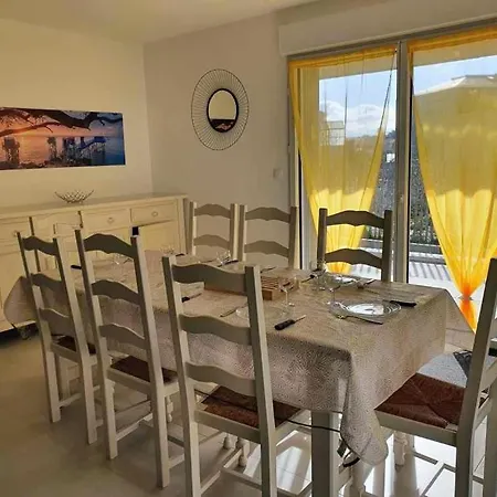 Apartment Bel Appartement, Jardin Et Terrasse , A 800 Metres Du Port De Pornic