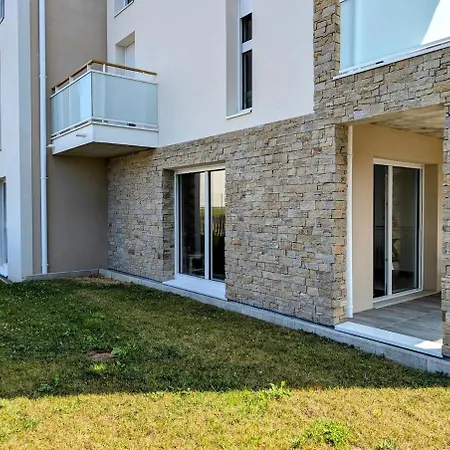 Bel Appartement, Jardin Et Terrasse , A 800 Metres Du Port De
