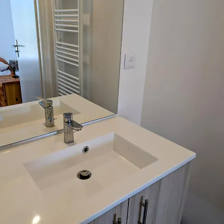 Bel Appartement, Jardin Et Terrasse , A 800 Metres Du Port De Apartment *