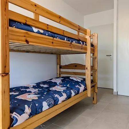 Bel Appartement, Jardin Et Terrasse , A 800 Metres Du Port De *