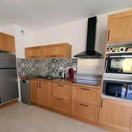 Bel Appartement, Jardin Et Terrasse , A 800 Metres Du Port De Apartmán Pornic