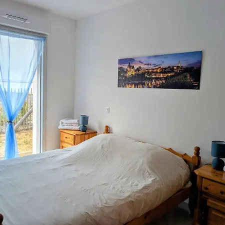 Lägenhet Bel Appartement, Jardin Et Terrasse , A 800 Metres Du Port De