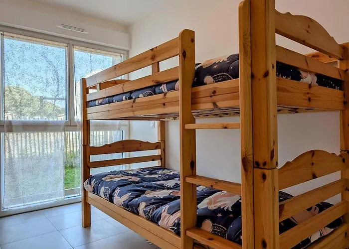 Bel Appartement, Jardin Et Terrasse , A 800 Metres Du Port De 아파트 *