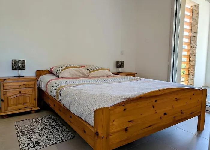 Bel Appartement, Jardin Et Terrasse , A 800 Metres Du Port De * Pornic