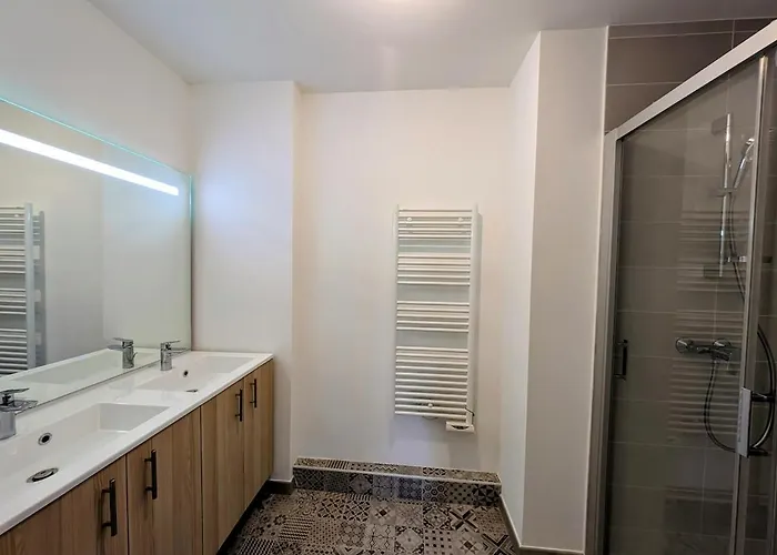 Bel Appartement, Jardin Et Terrasse , A 800 Metres Du Port De Lejlighed