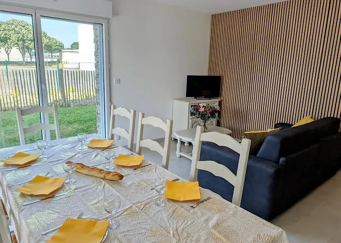 Lejlighed Bel Appartement, Jardin Et Terrasse , A 800 Metres Du Port De *