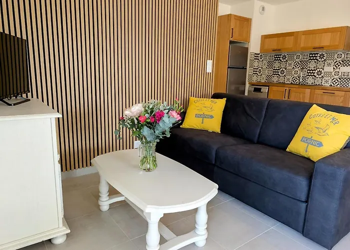 Bel Appartement, Jardin Et Terrasse , A 800 Metres Du Port De *