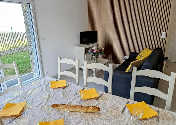 Bel Appartement, Jardin Et Terrasse , A 800 Metres Du Port De Pornic