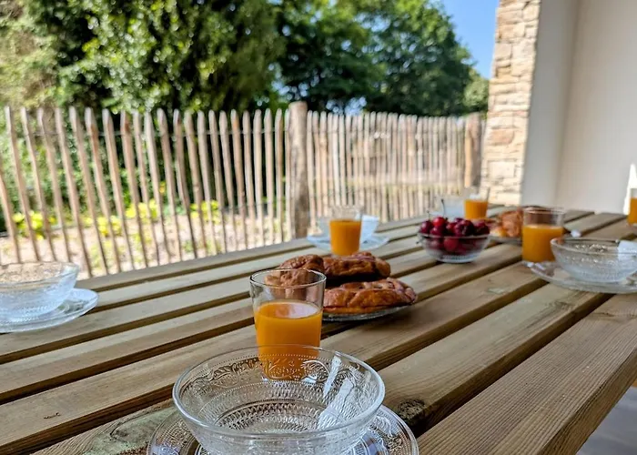 Bel Appartement, Jardin Et Terrasse , A 800 Metres Du Port De * Pornic