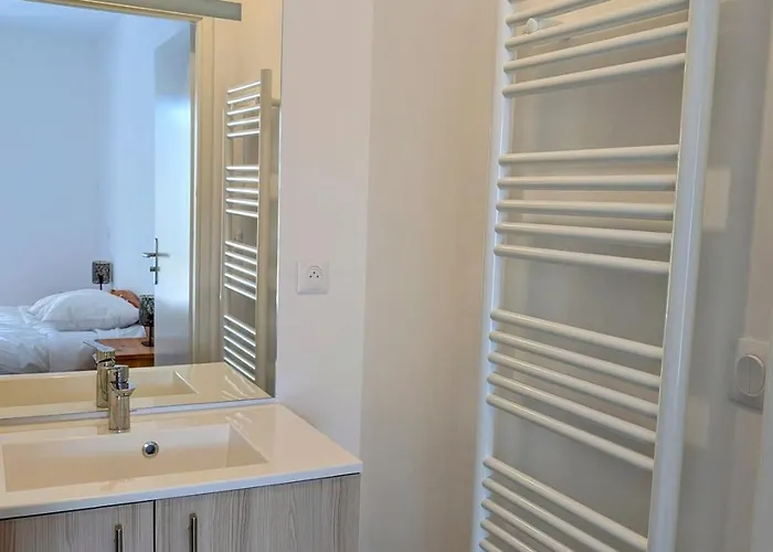 아파트 Bel Appartement, Jardin Et Terrasse , A 800 Metres Du Port De