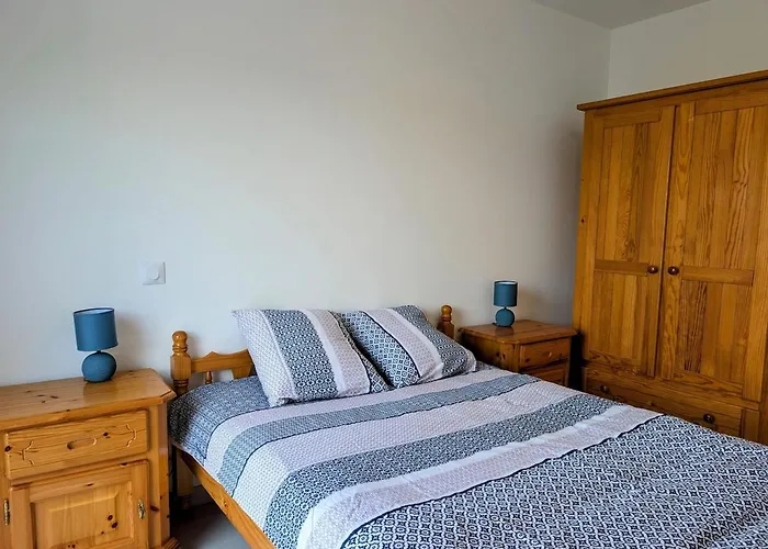 Bel Appartement, Jardin Et Terrasse , A 800 Metres Du Port De 포르닉