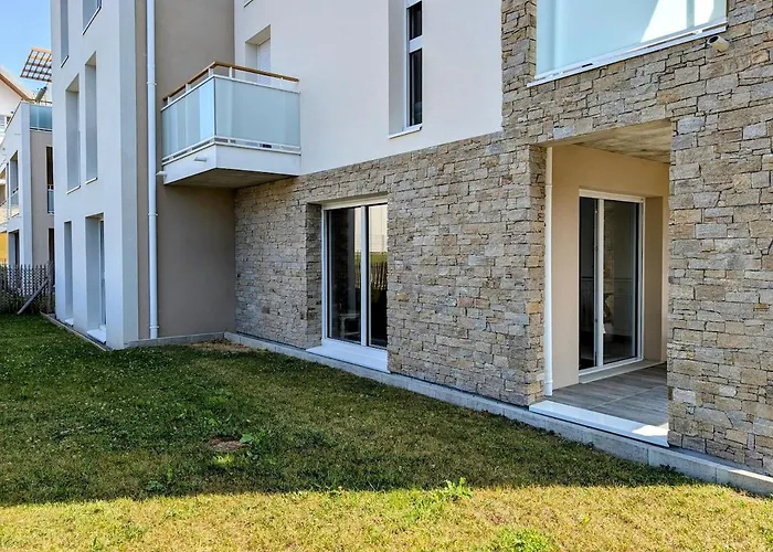 Bel Appartement, Jardin Et Terrasse , A 800 Metres Du Port De * Pornic