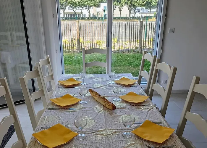 Lejlighed Bel Appartement, Jardin Et Terrasse , A 800 Metres Du Port De